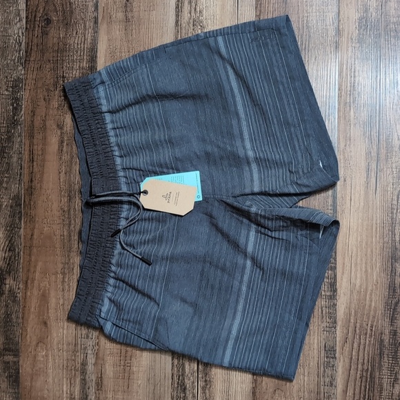 prAna Slope 7" Inseam Performance Active Short, SZ: XXL *NWT* in Charcoal Stripe - Picture 2 of 6